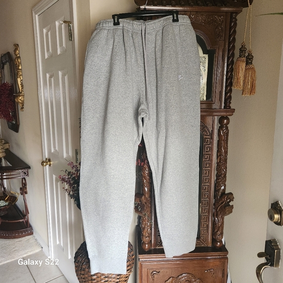 Nike, Light Gray Joggers for Big And Tall men. - Picture 5 of 10